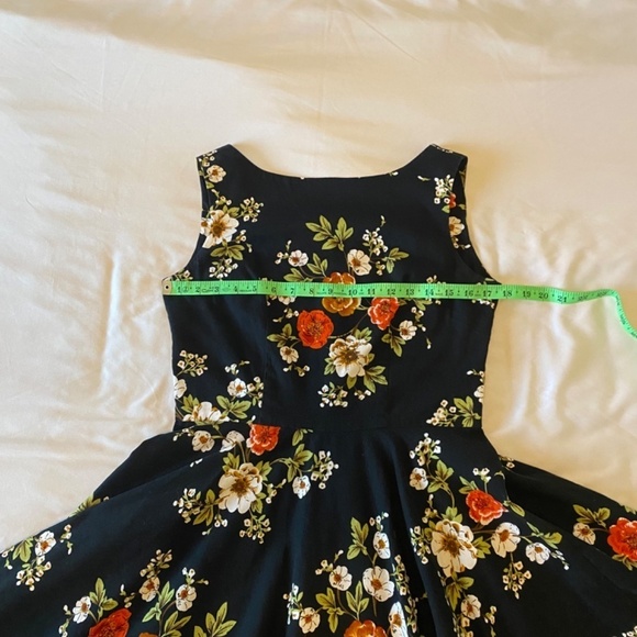 Chicanary-Black and Floral-Vintage Inspired Dress Fit and Flare Size Large - Picture 4 of 9